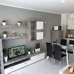 아파트 In Playa De Americas Mit Balkon By Interhome 플라야데라스아메리카스
